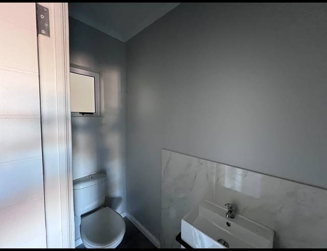 1 BEDROOM APARTMENT TO LET IN TABLE VIEW